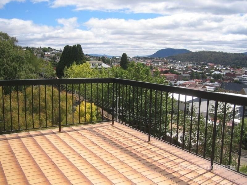 16/92 Barrack Street, Hobart TAS 7000