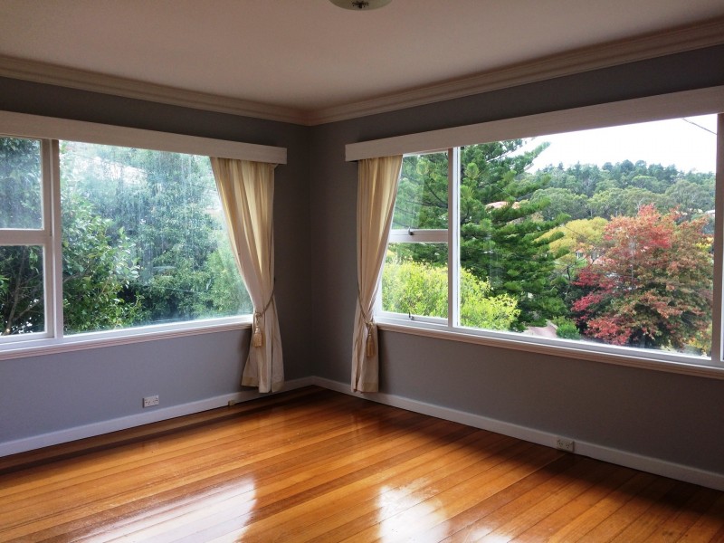 12 Cedar Street, Lindisfarne TAS 7015