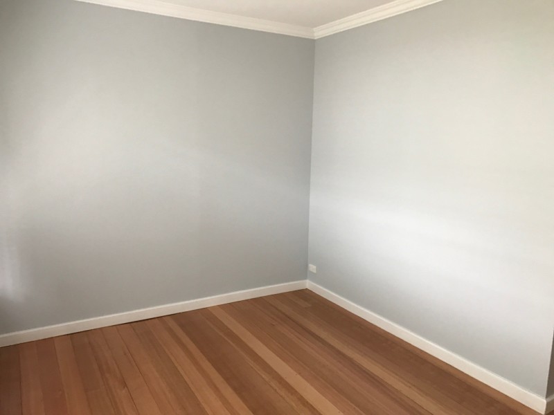 12 Cedar Street, Lindisfarne TAS 7015
