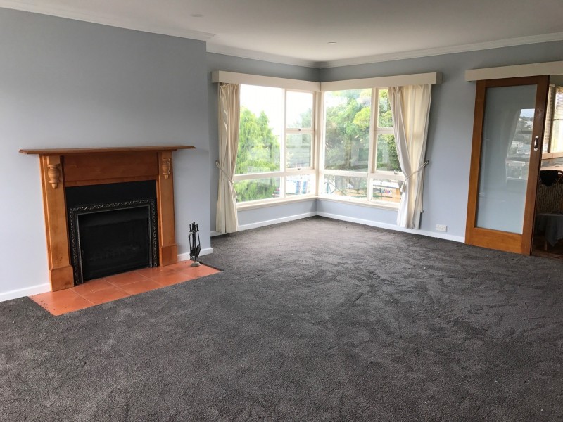 12 Cedar Street, Lindisfarne TAS 7015