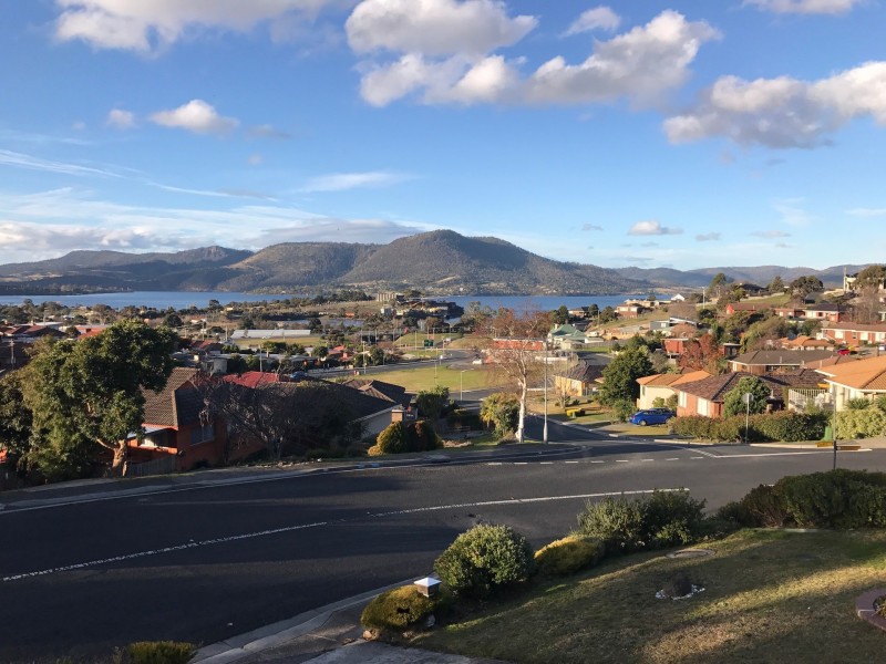 19 Chandos Drive, Berriedale TAS 7011