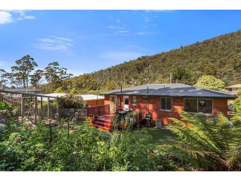 11 Lawley Crescent, South Hobart TAS 7004