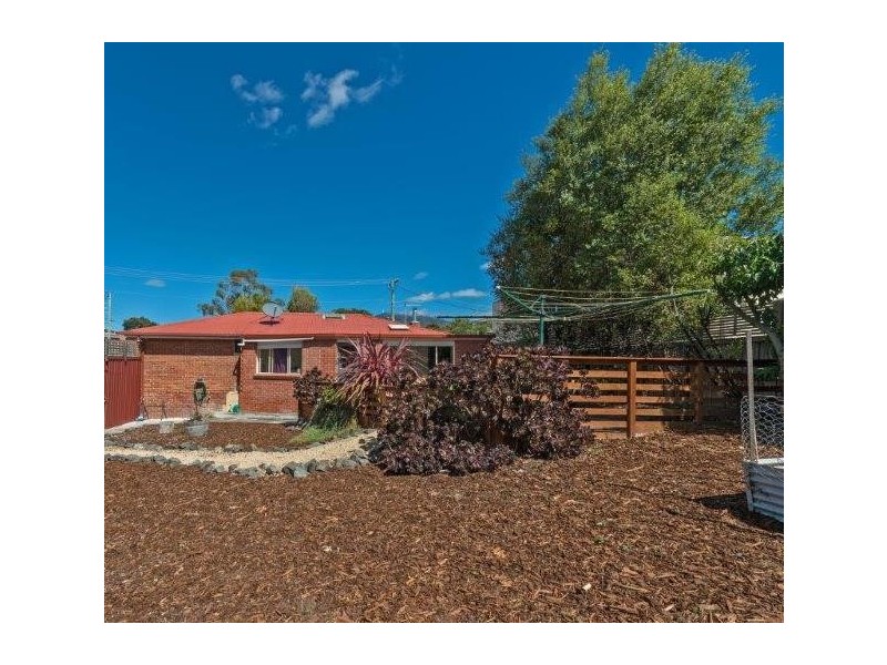 1 Moss Park Drive, New Town TAS 7008