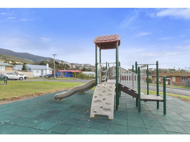 20 Moorina Crescent, Berriedale TAS 7011