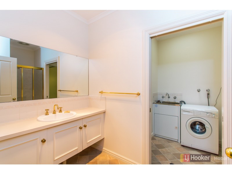 4/74 Sandy Bay Road, Battery Point TAS 7004