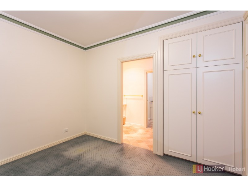 4/74 Sandy Bay Road, Battery Point TAS 7004