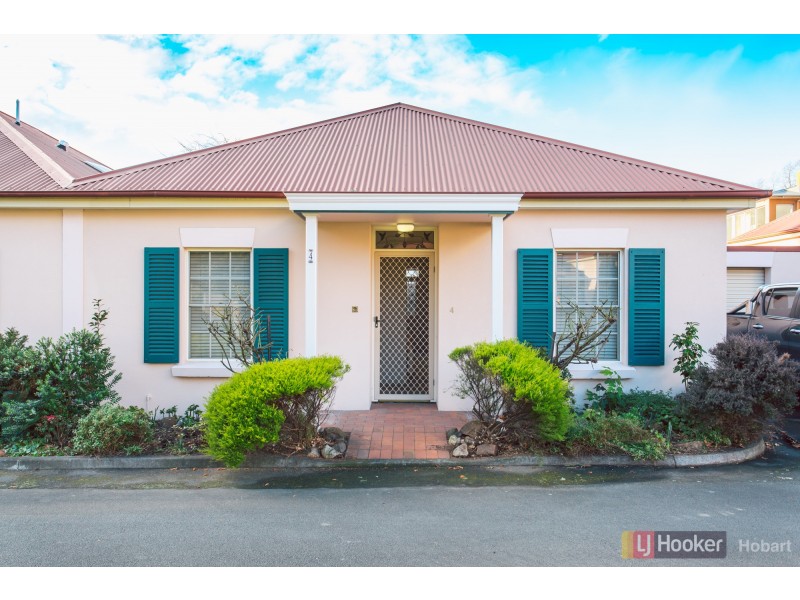 4/74 Sandy Bay Road, Battery Point TAS 7004