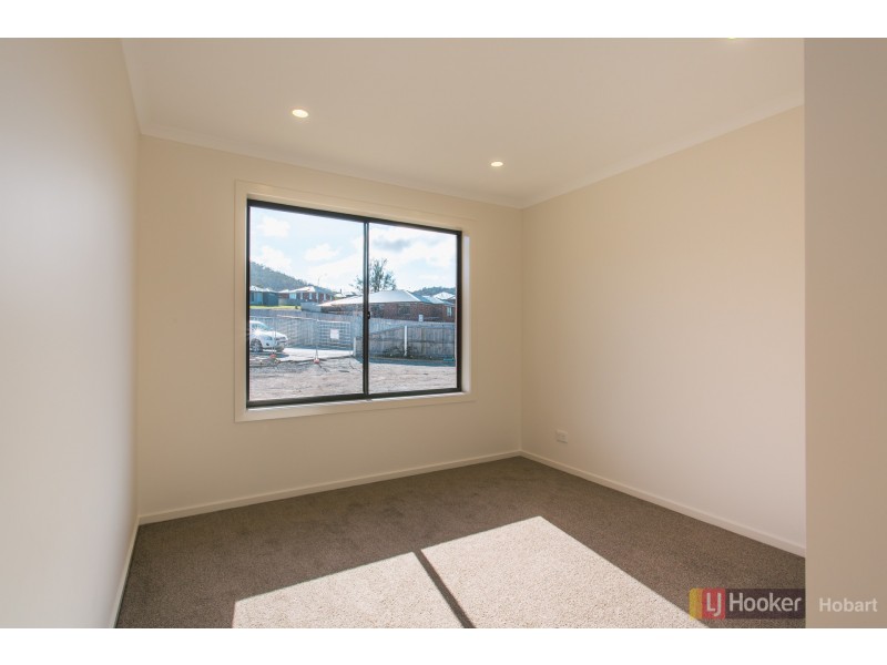 2/29 Mariah Crescent, Oakdowns TAS 7019