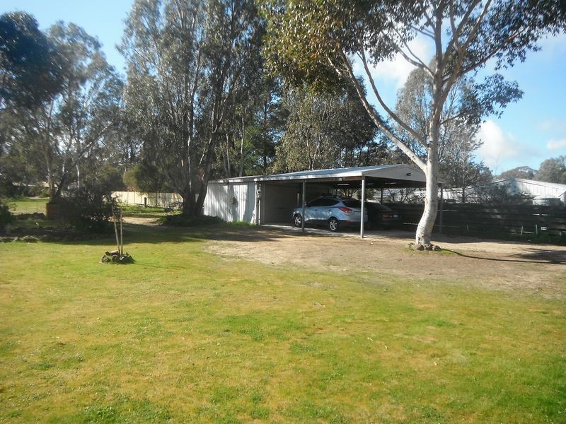 42 Ross Street, Heathcote VIC 3523