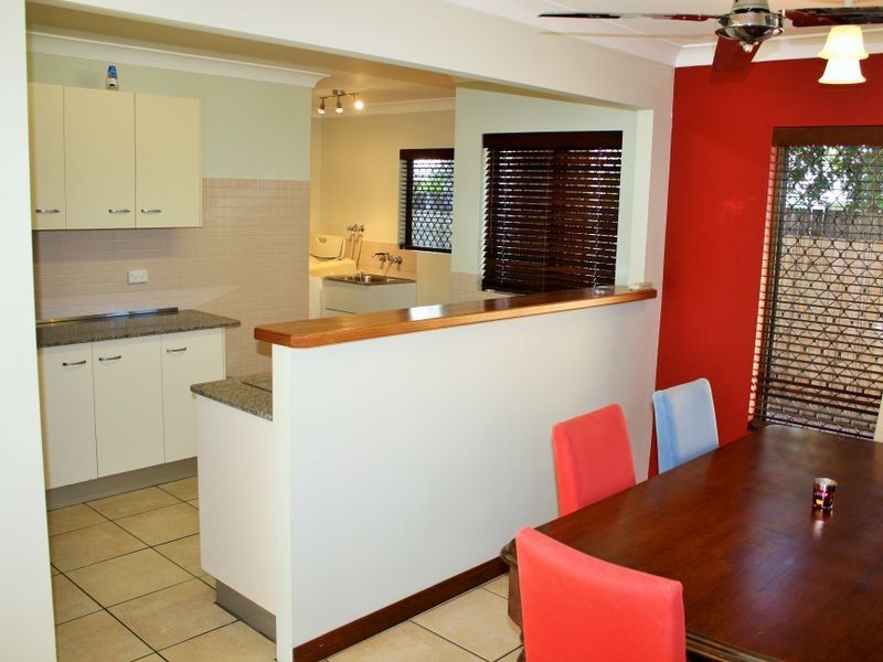 2/14 Rowe Street, Earlville QLD 4870