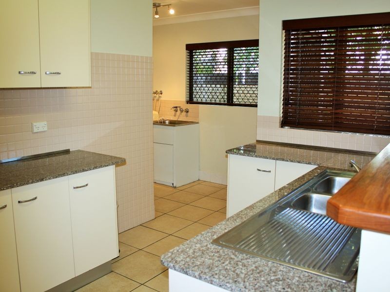 2/14 Rowe Street, Earlville QLD 4870