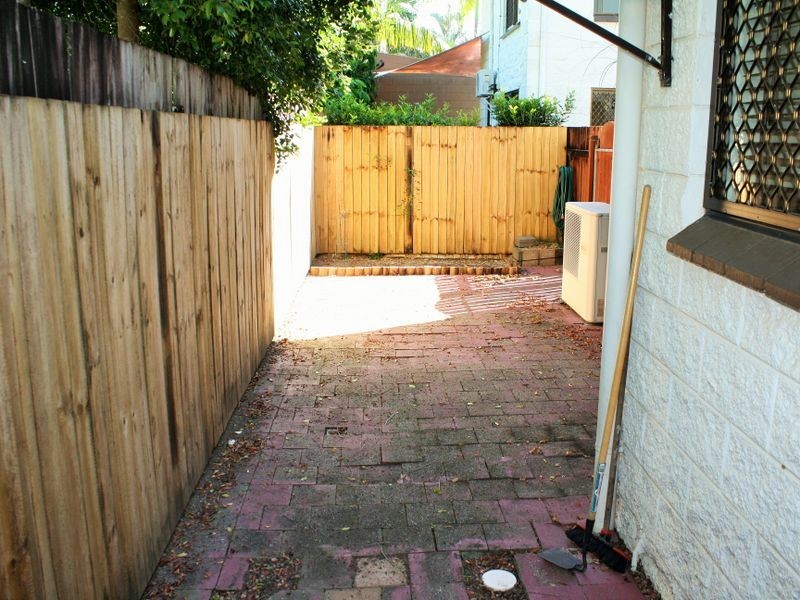 2/14 Rowe Street, Earlville QLD 4870