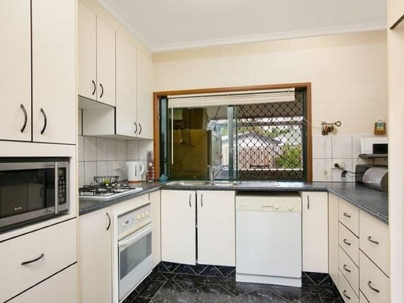 4 Meillion Court, White Rock QLD 4868