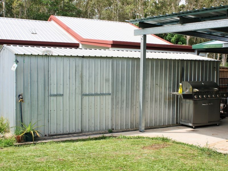 4 Meillion Court, White Rock QLD 4868