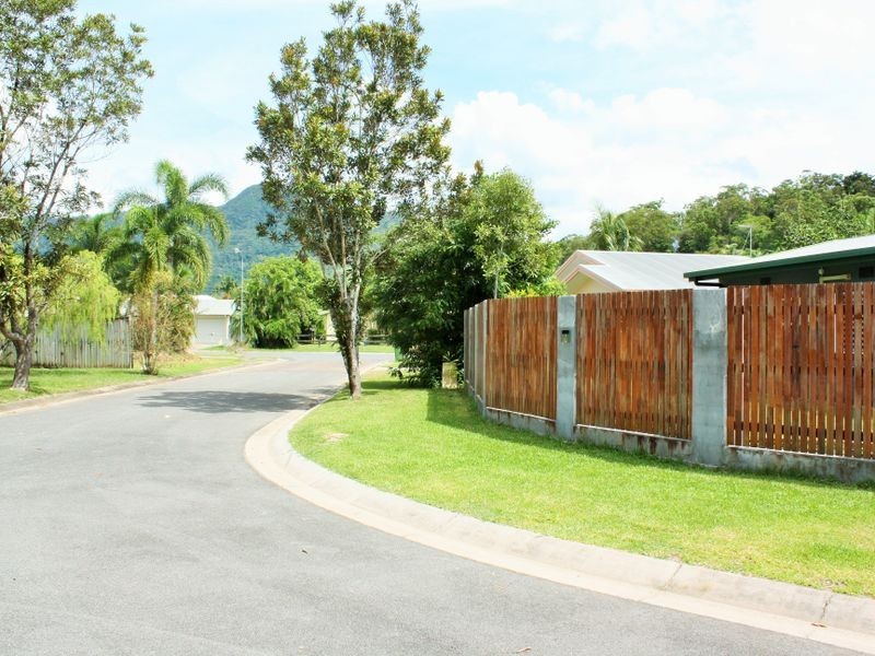 4 Meillion Court, White Rock QLD 4868