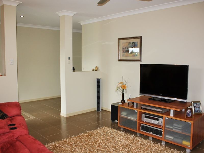 6 Starr Close, Bentley Park QLD 4869