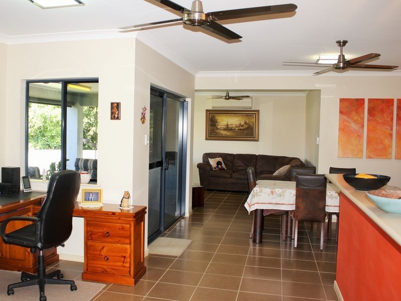 6 Starr Close, Bentley Park QLD 4869