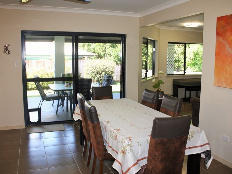 6 Starr Close, Bentley Park QLD 4869