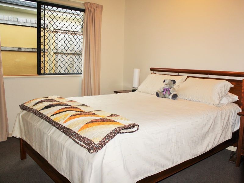 6 Starr Close, Bentley Park QLD 4869