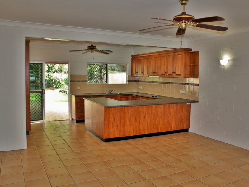 5 Pearl Close, Bayview Heights QLD 4868