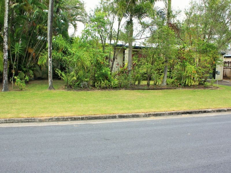15 Ixora Court, Mooroobool QLD 4870