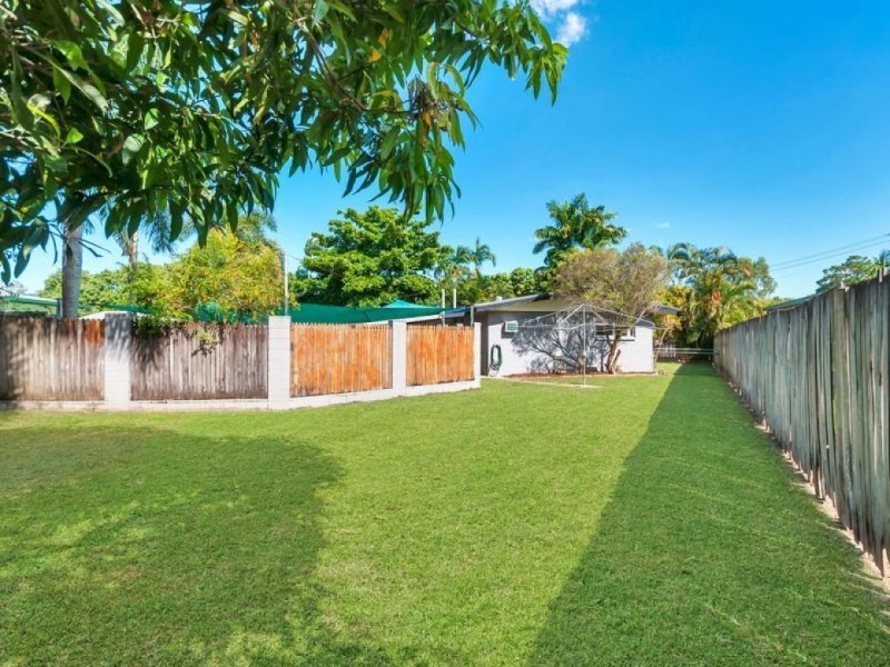 10 Quamby Close, White Rock QLD 4868