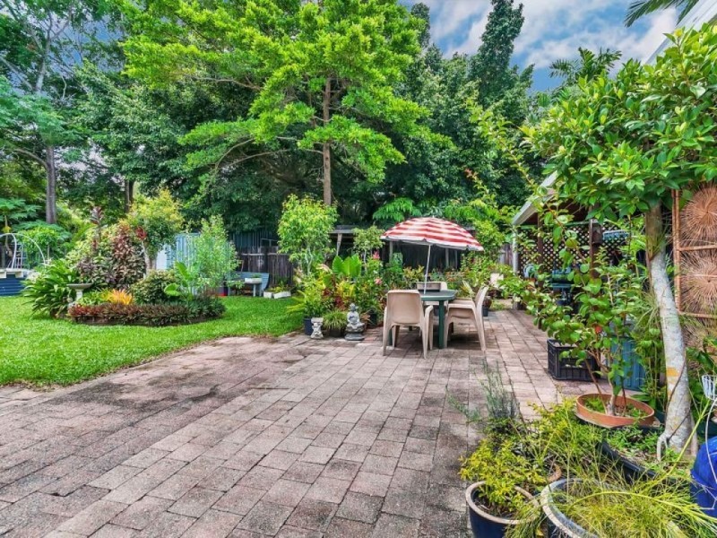 11 Parton Close, White Rock QLD 4868