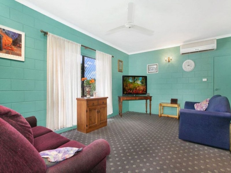 11 Parton Close, White Rock QLD 4868