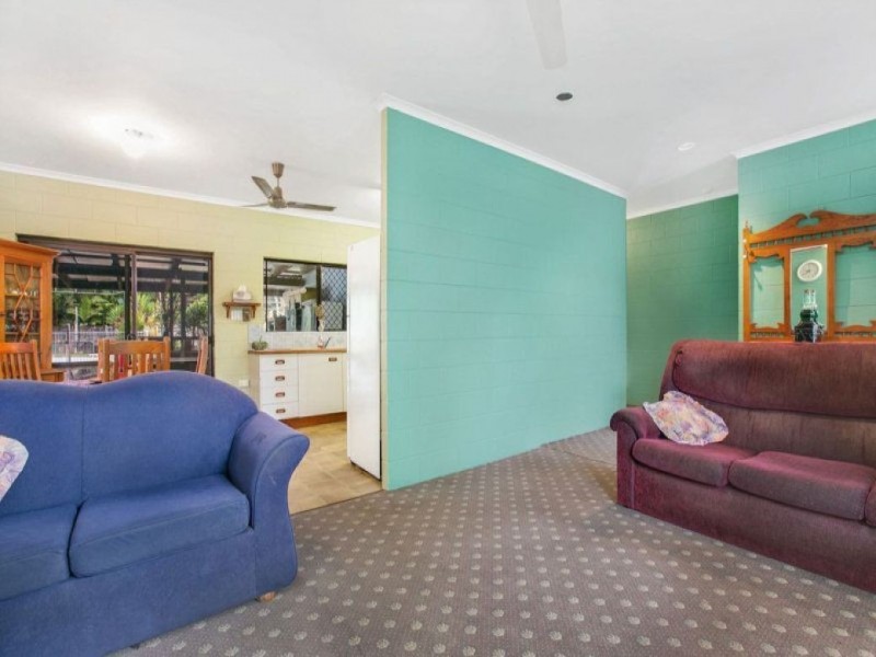 11 Parton Close, White Rock QLD 4868