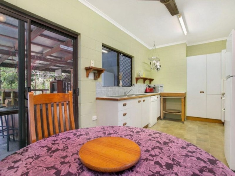 11 Parton Close, White Rock QLD 4868