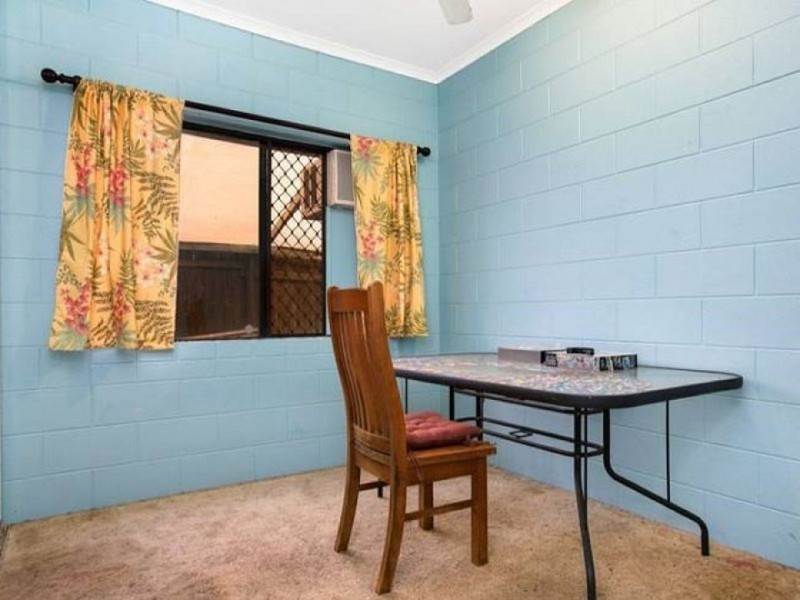 11 Parton Close, White Rock QLD 4868