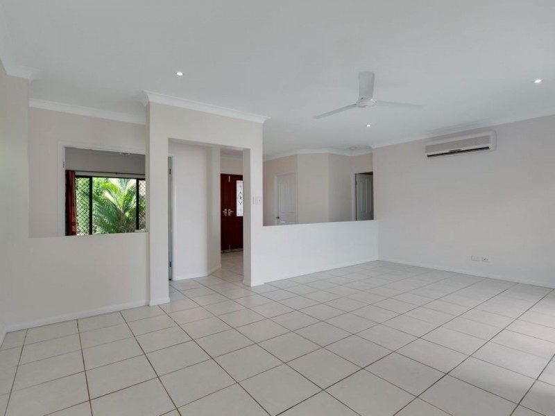 2 Pilosa Street, Redlynch QLD 4870