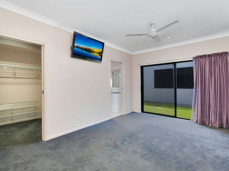 2 Pilosa Street, Redlynch QLD 4870