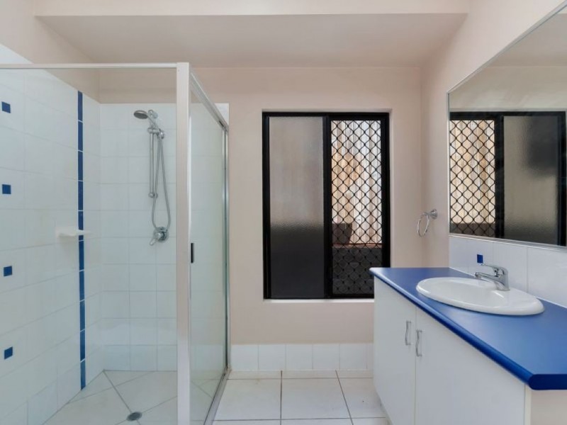 2 Pilosa Street, Redlynch QLD 4870
