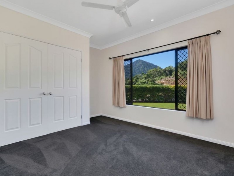 2 Pilosa Street, Redlynch QLD 4870