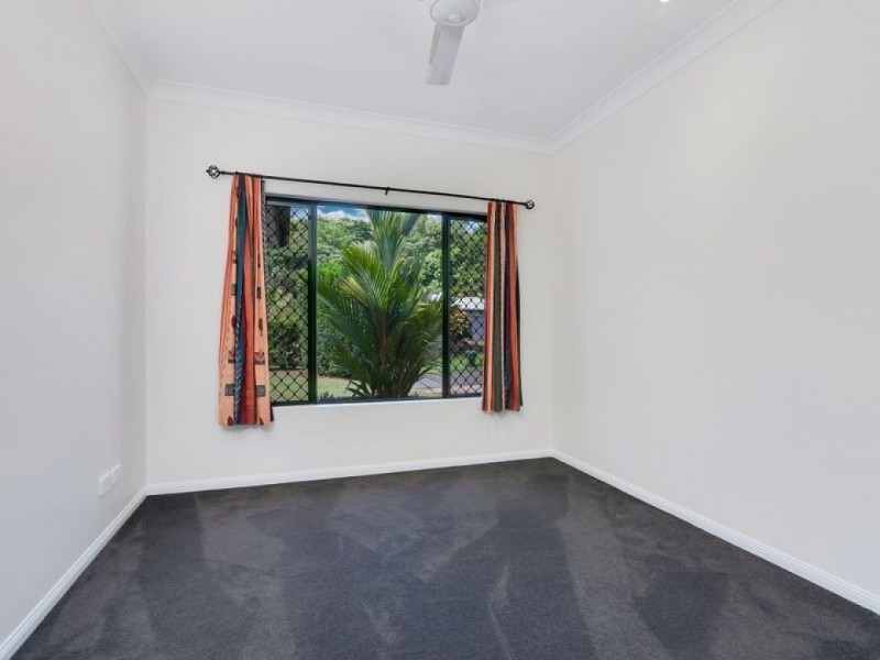 2 Pilosa Street, Redlynch QLD 4870