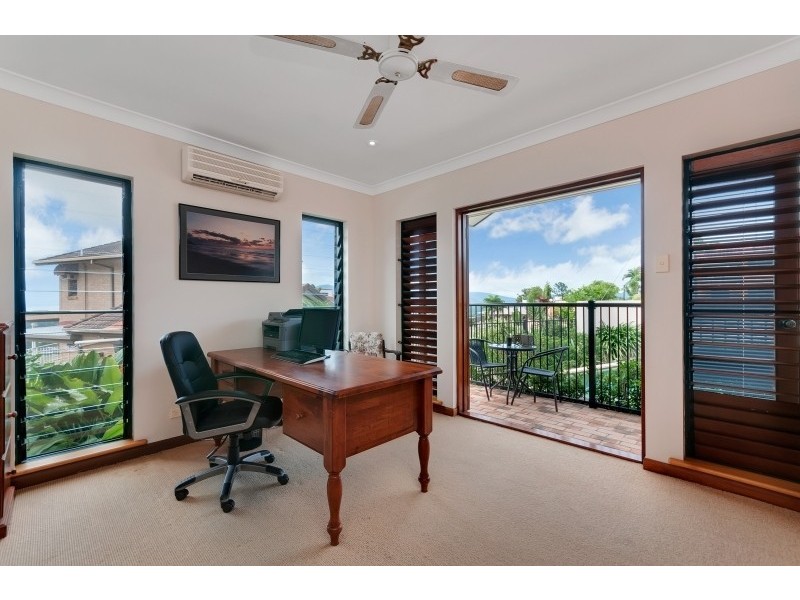 5 Hilltop Close, Bayview Heights QLD 4868