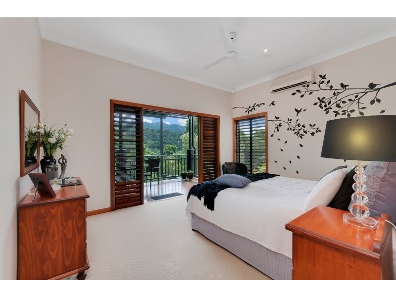 5 Hilltop Close, Bayview Heights QLD 4868