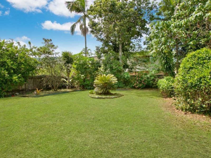 8 Rowe Street, Earlville QLD 4870