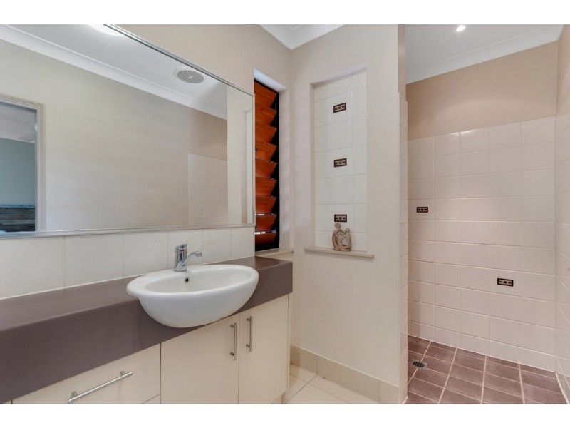 10 Norwood Crescent, Trinity Park QLD 4879