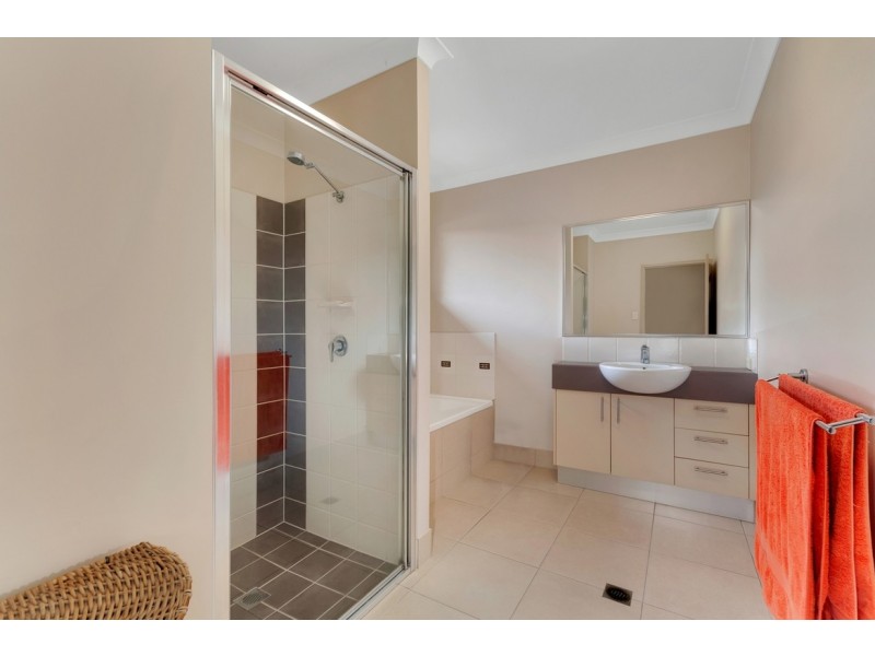 10 Norwood Crescent, Trinity Park QLD 4879
