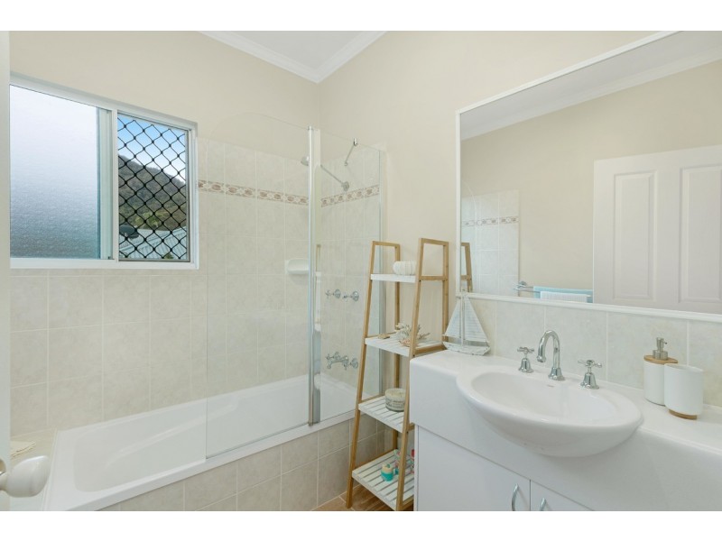 9 Goodsell Drive, Bentley Park QLD 4869