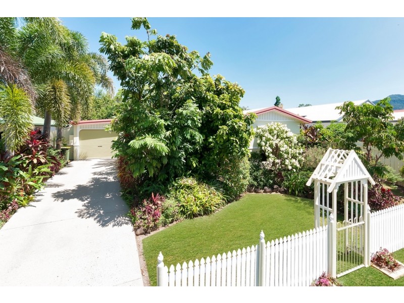 6 Wiskar Close, Bentley Park QLD 4869