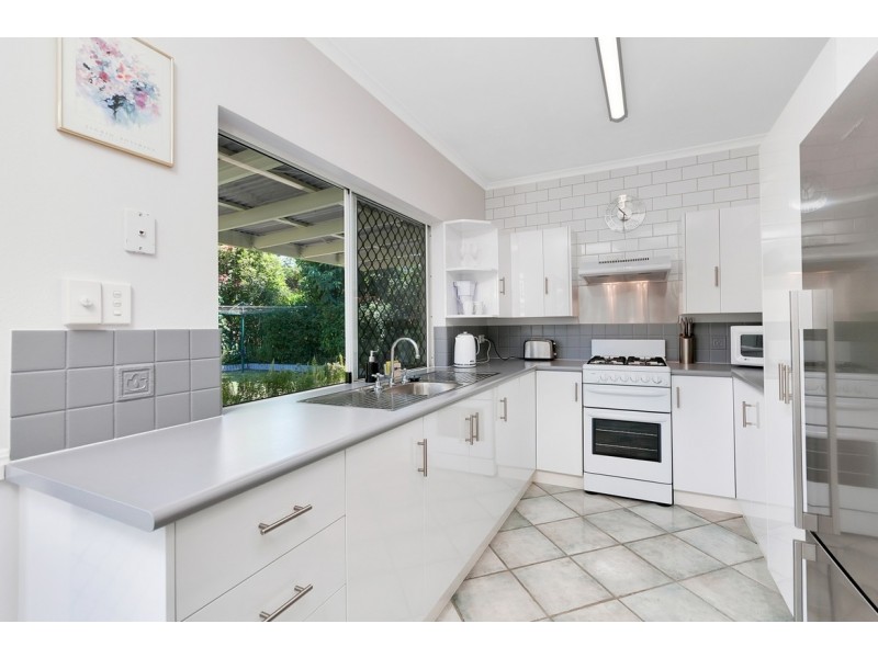 6 Wiskar Close, Bentley Park QLD 4869