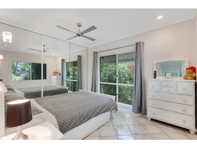 6 Wiskar Close, Bentley Park QLD 4869