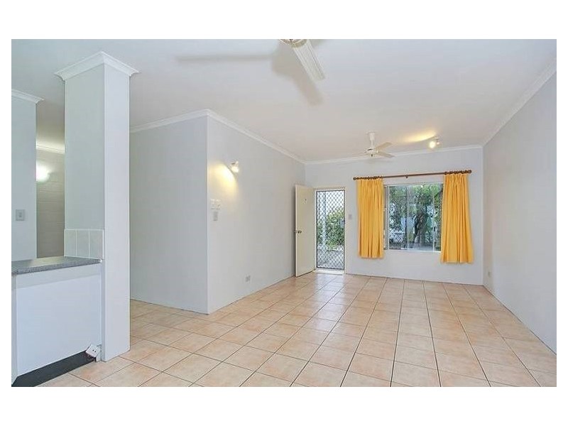 2/8-14 Rose Street, Westcourt QLD 4870