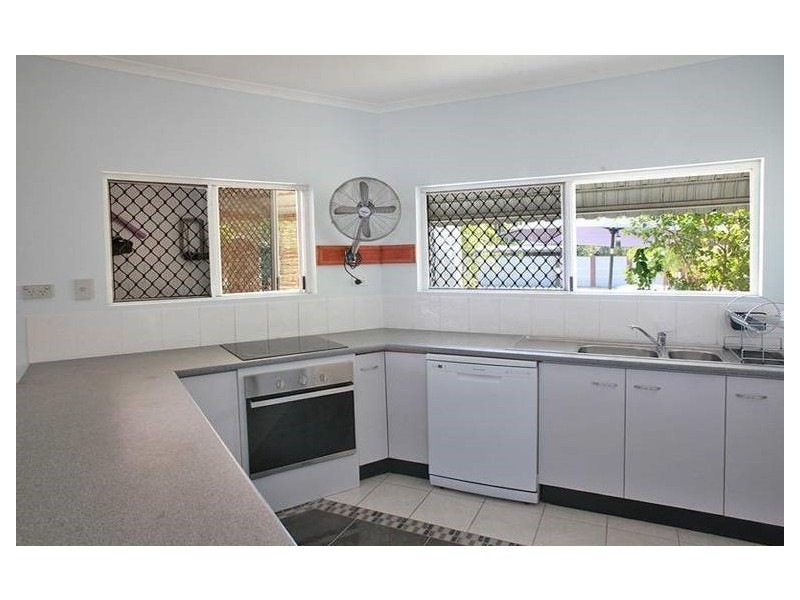 2/8-14 Rose Street, Westcourt QLD 4870