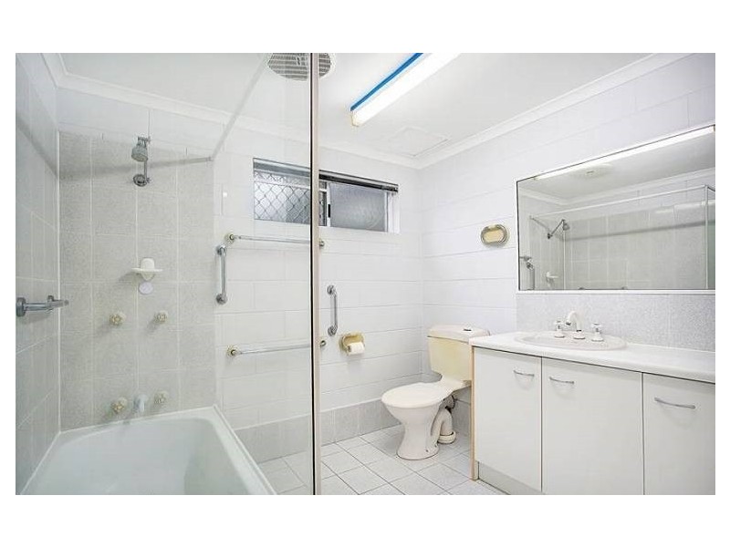 2/8-14 Rose Street, Westcourt QLD 4870
