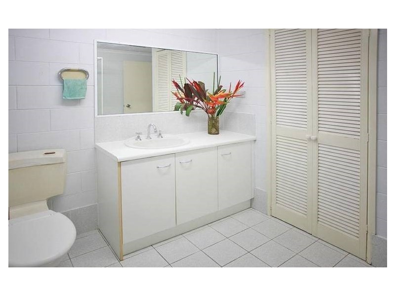 2/8-14 Rose Street, Westcourt QLD 4870