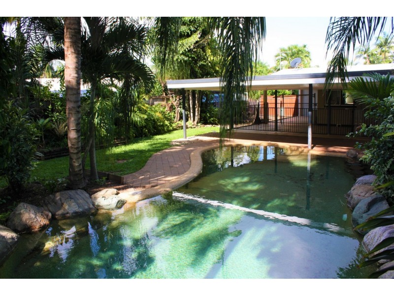 9 Mermaid Close, Bentley Park QLD 4869